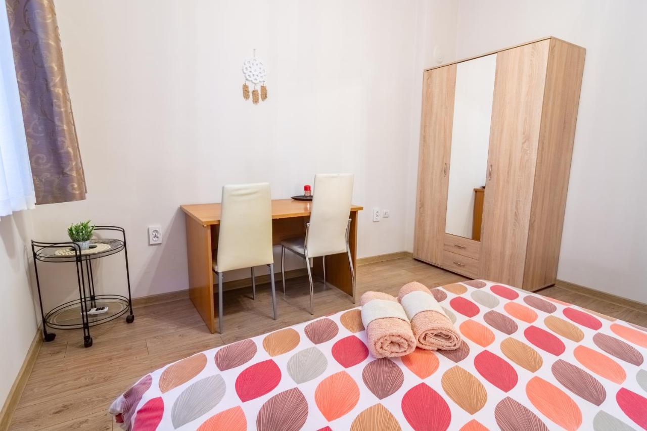 Madrid 2Bdr W Free Parking Near Metro, Serdika Mall Sofia Buitenkant foto