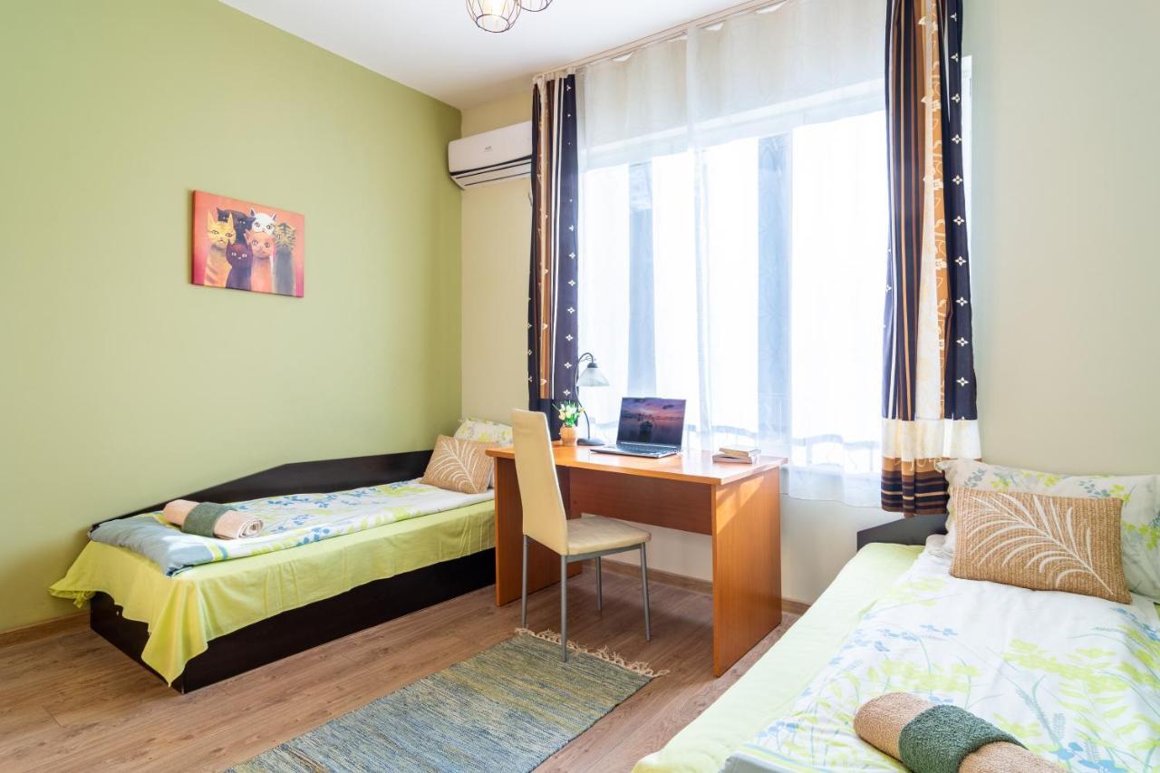 Madrid 2Bdr W Free Parking Near Metro, Serdika Mall Sofia Buitenkant foto